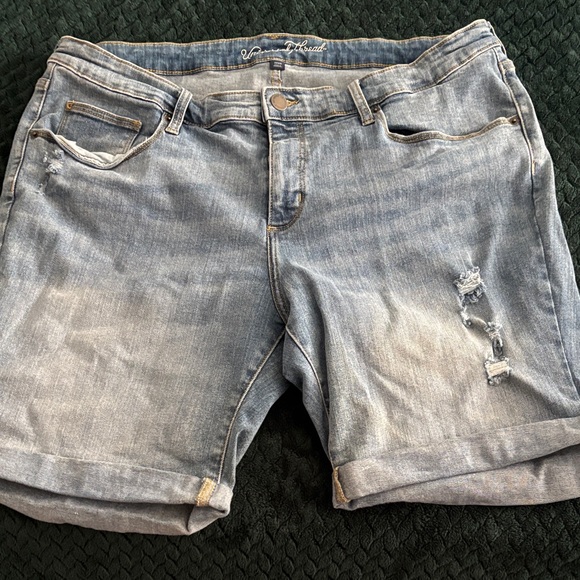 Universal Thread Light Blue Jean Shorts - Picture 2 of 4